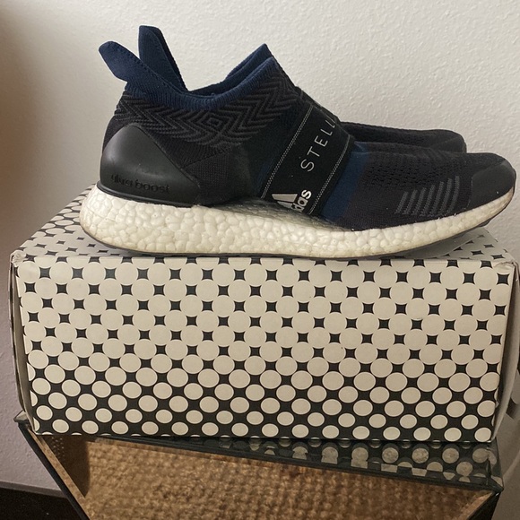 Adidas Ultra Boost by Stella McCartney Size 7 - Picture 3 of 9